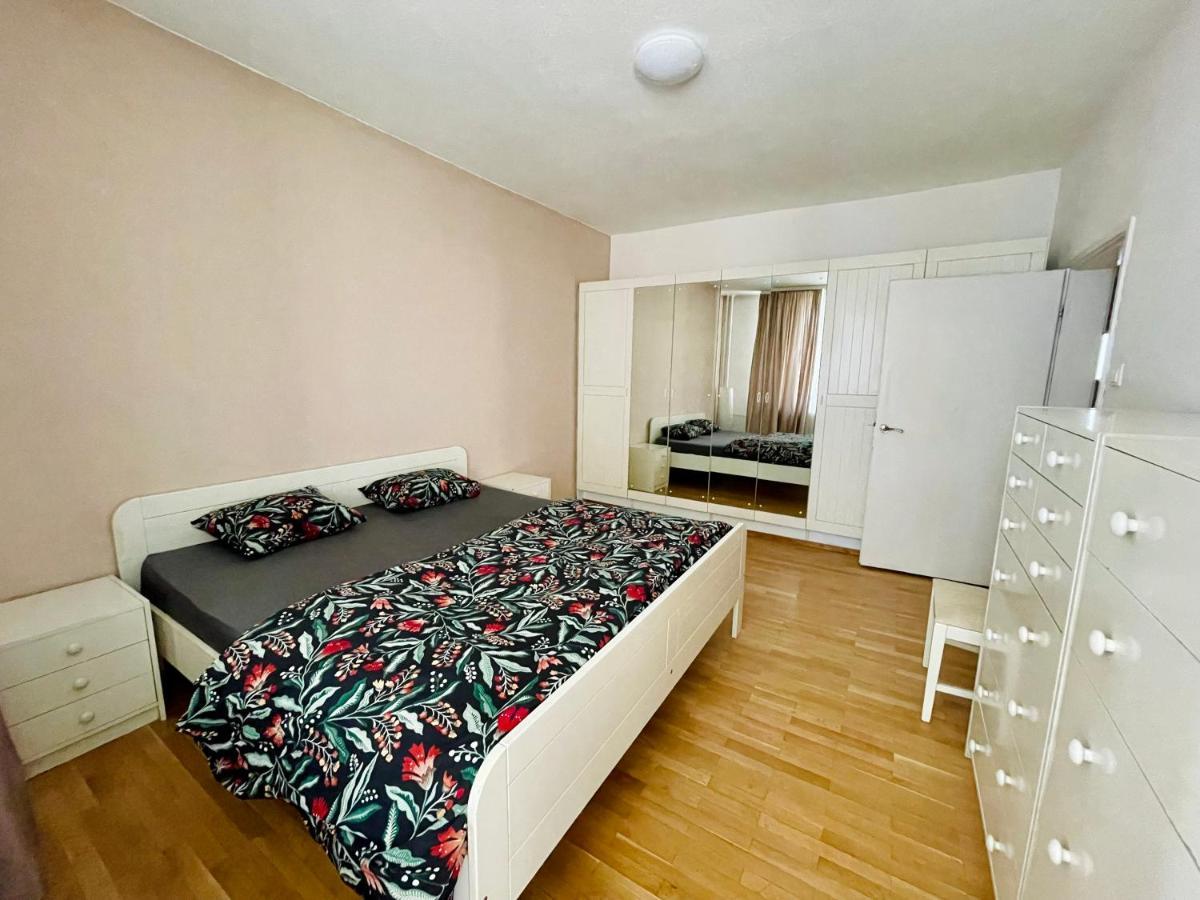 2-bdr Flat Near The Mall, Spacious & Cozy By Flat Mаnager Daire